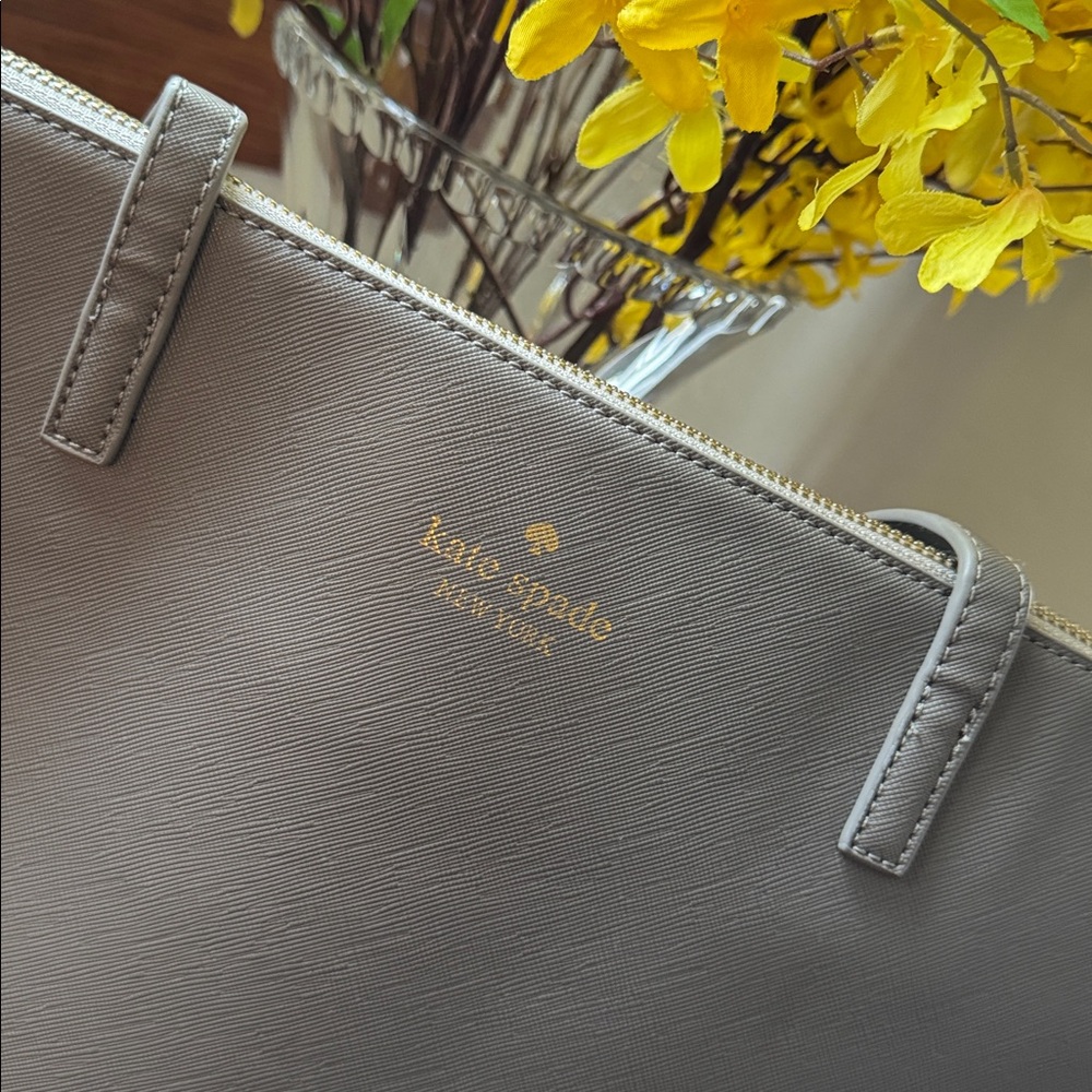 Kate Spade New York Greta Court Penny Tote Bag - Picture 15 of 15